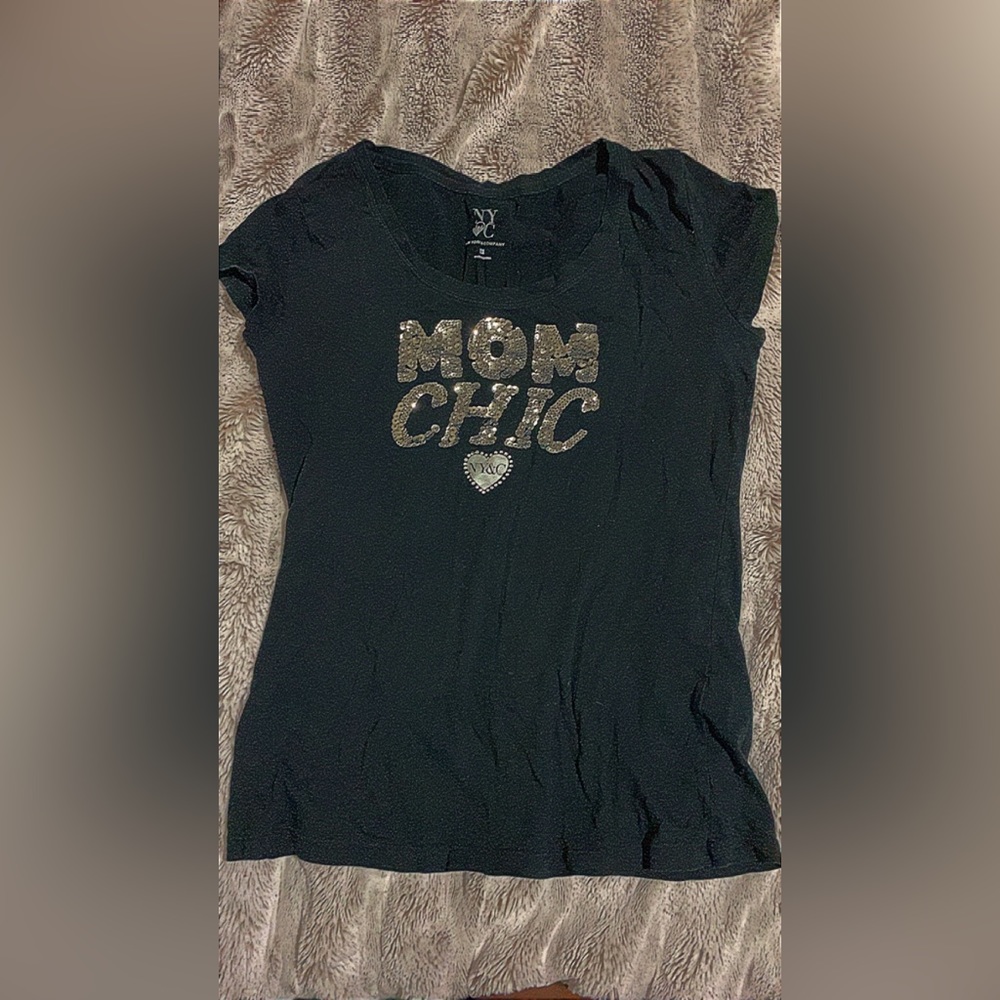 New York and Company 2010s- “Mom Chic” shirt. ( Black) $9